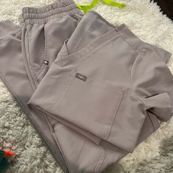 Figs Slate S Catarina and XS high waisted Zamora scrub set - Picture 2 of 5